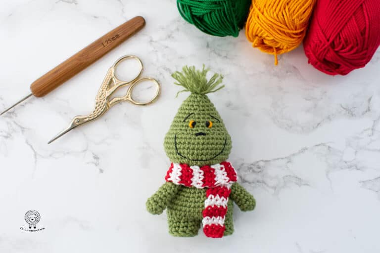 Grinch free Amigurumi Christmas Ornament