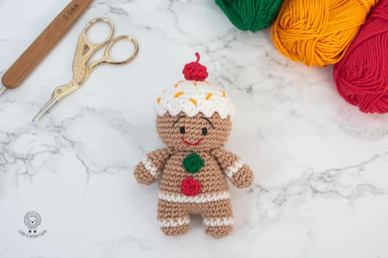 Gingerbread man christmas ornament free amigurumi pattern