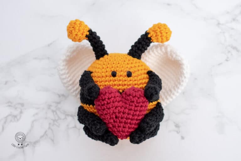 Love Bee free amigurumi pattern