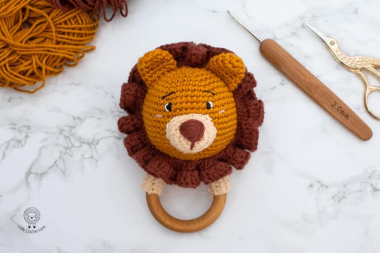 Lion crochet teething ring