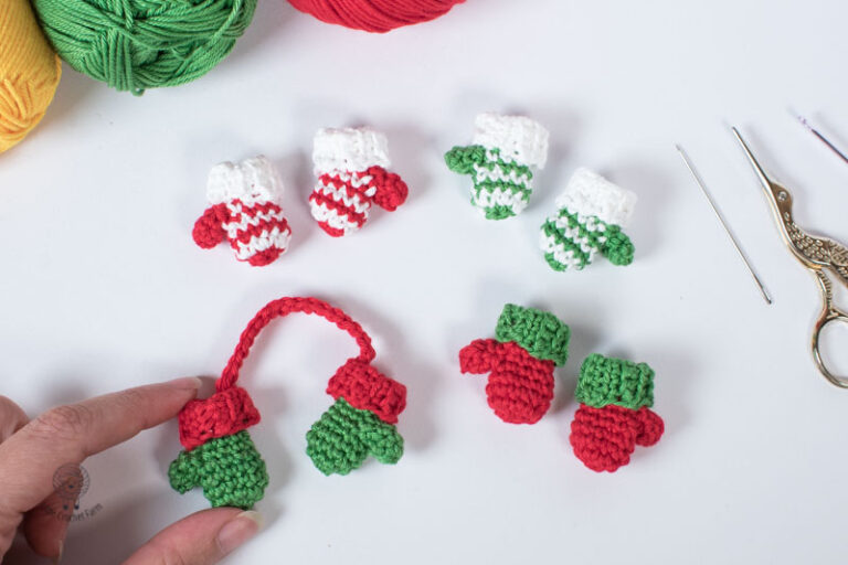 Mini Mittens free crochet pattern