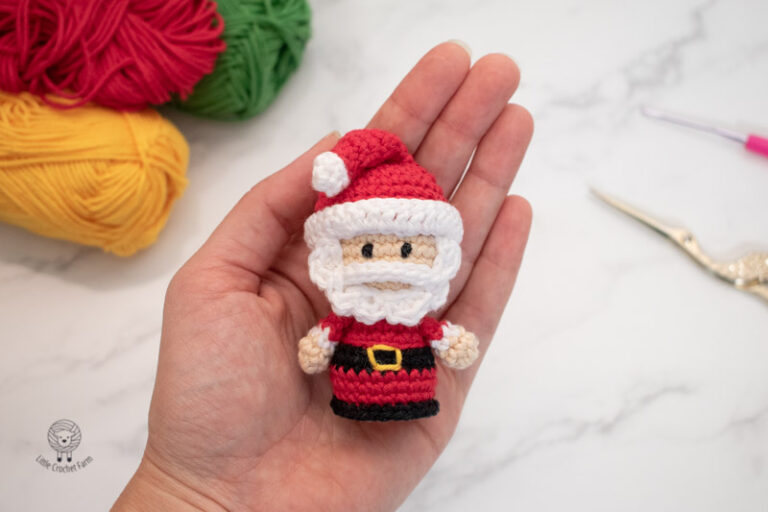 Mini Santa Claus free crochet pattern