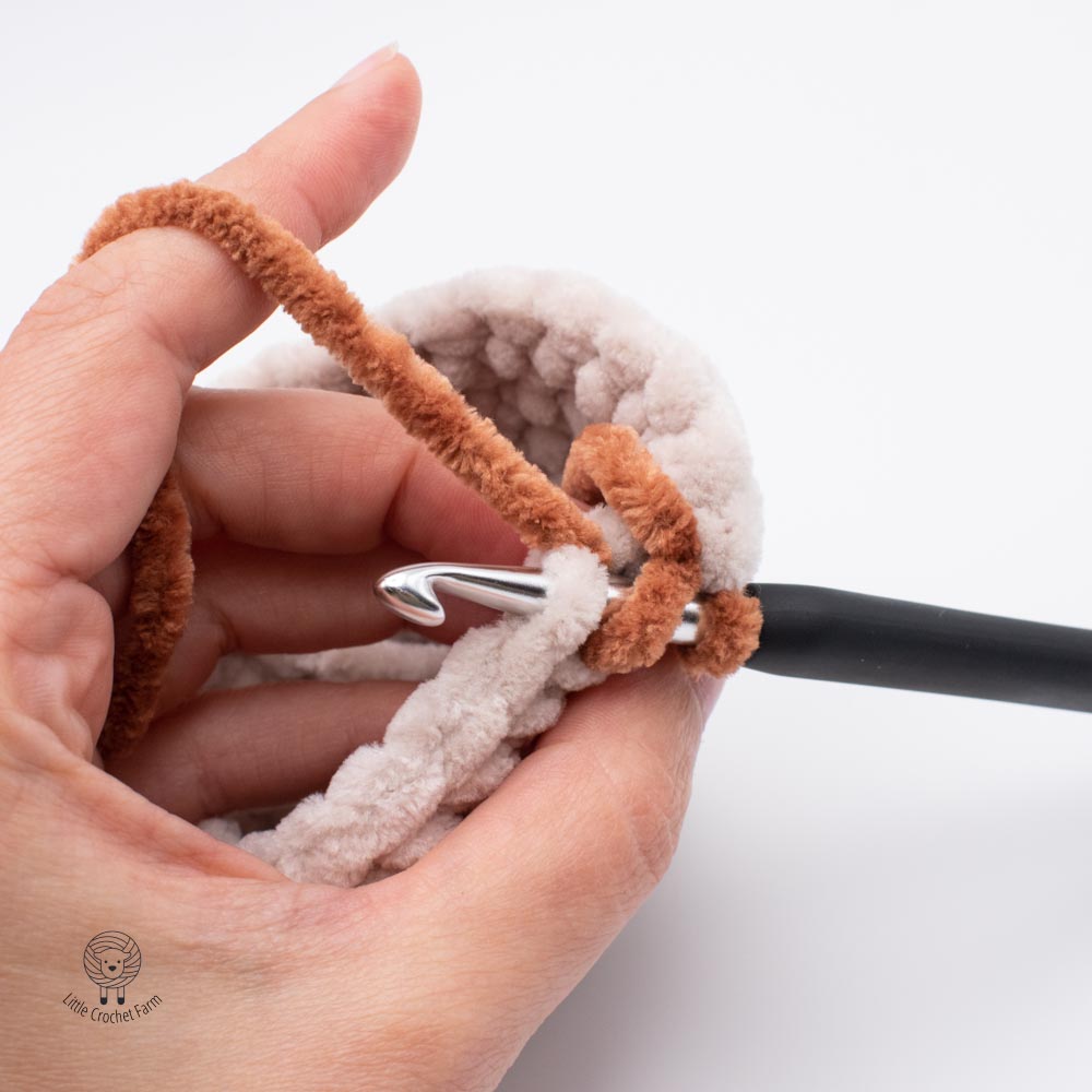 No-sew crochet Puppy Pug photo tutorial pattern instructions