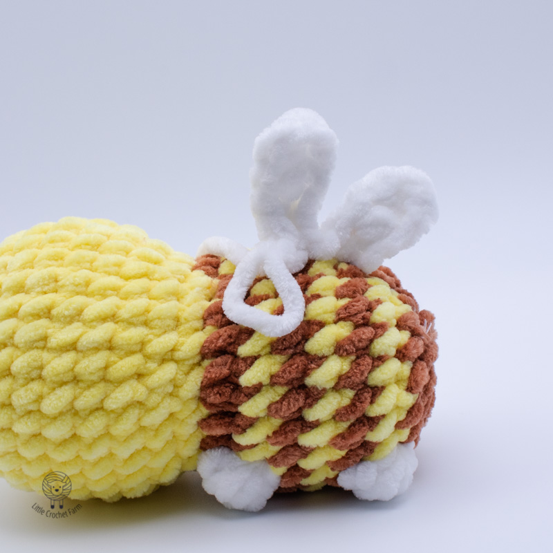 No-sew crochet bee photo tutorial