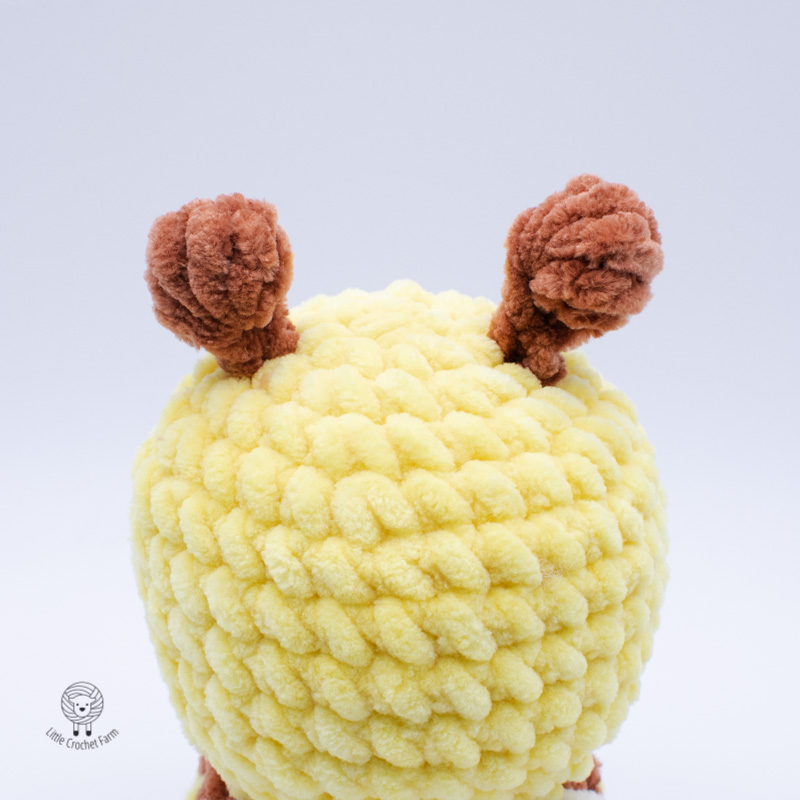 No-sew crochet bee photo tutorial