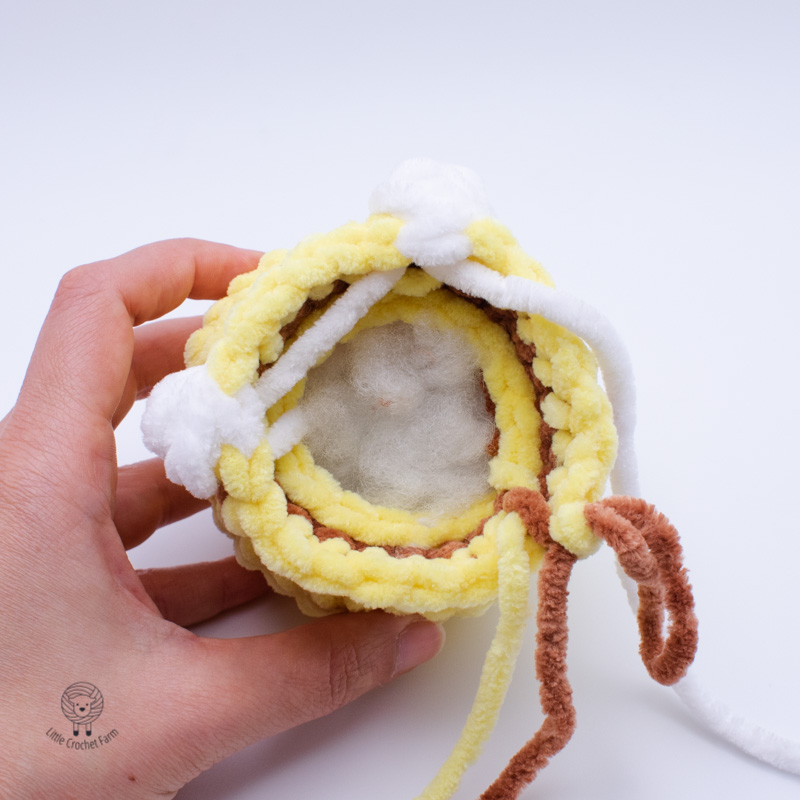 No-sew crochet bee photo tutorial