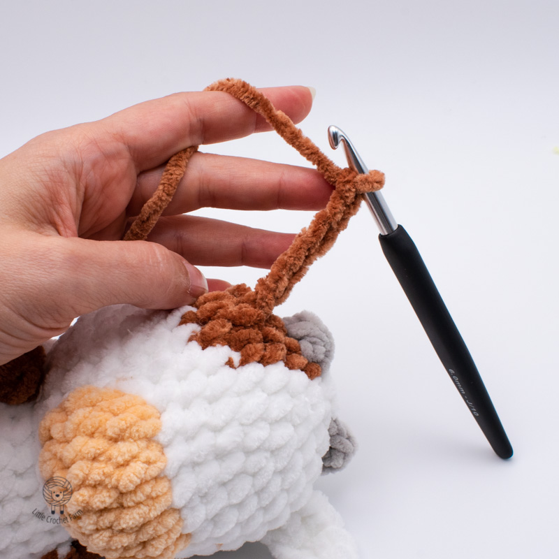 no-sew crochet cow photo tutorial