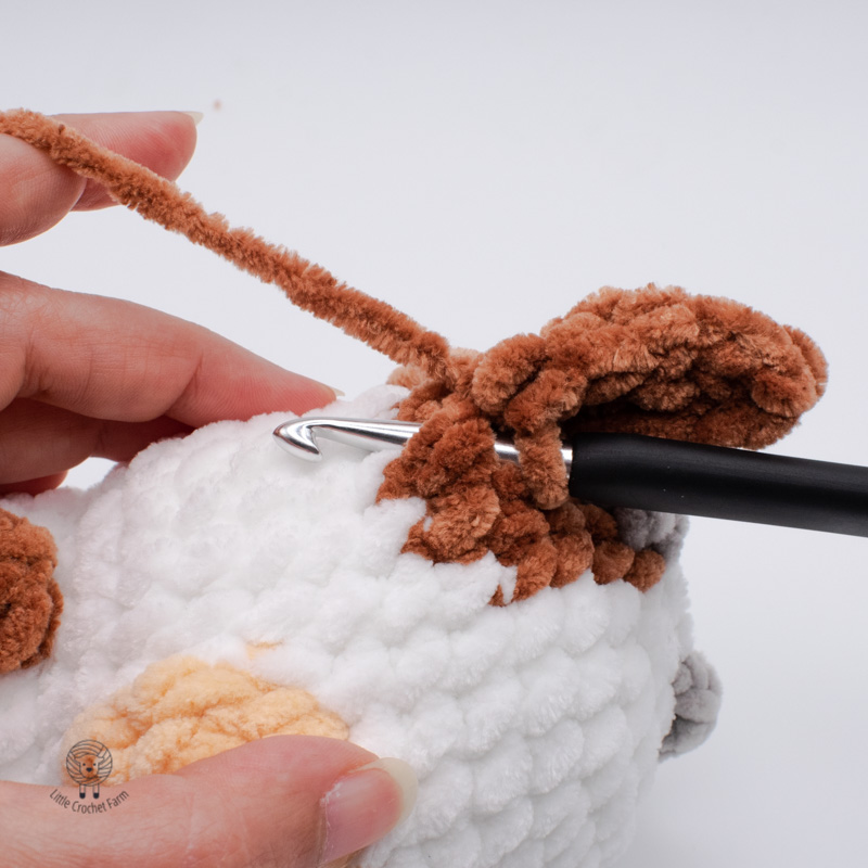 no-sew crochet cow photo tutorial